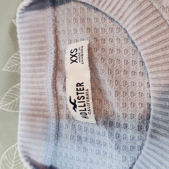 Hollister Sweater - Picture 5 of 8